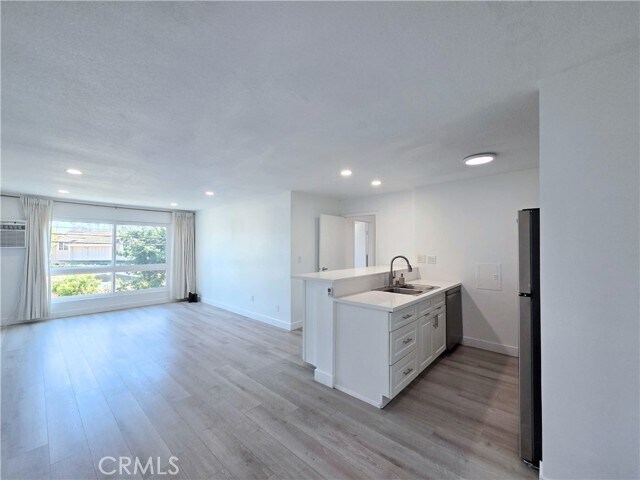 Foto del edificio - 5585 E Pacific Coast Hwy