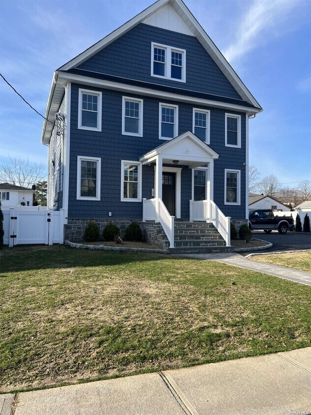 70 Peterson Pl Unit 1B, Lynbrook, NY 11563 Room for Rent in Lynbrook