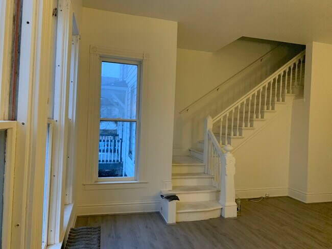 sala de estar - 816 N Sheridan St