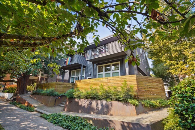Foto del edificio - 1819 17th Ave
