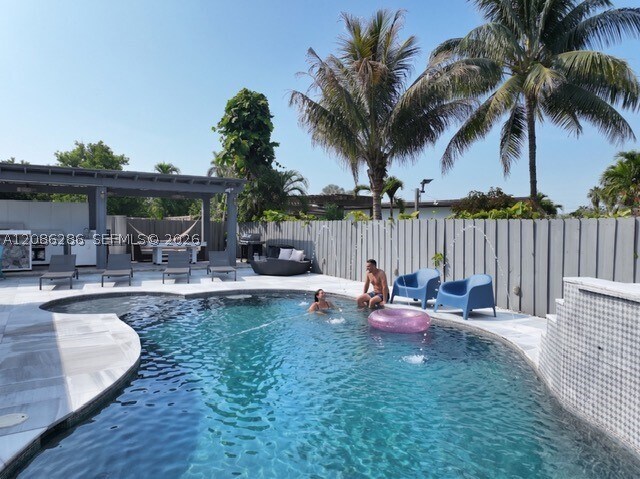 Foto del edificio - 7843 NW 172nd St