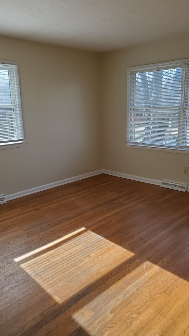 Living Room - 752 Terrace View Dr