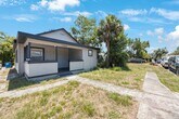 Foto principal - Cute 3bdrm/1bath House ** Section 8 OK ** ...
