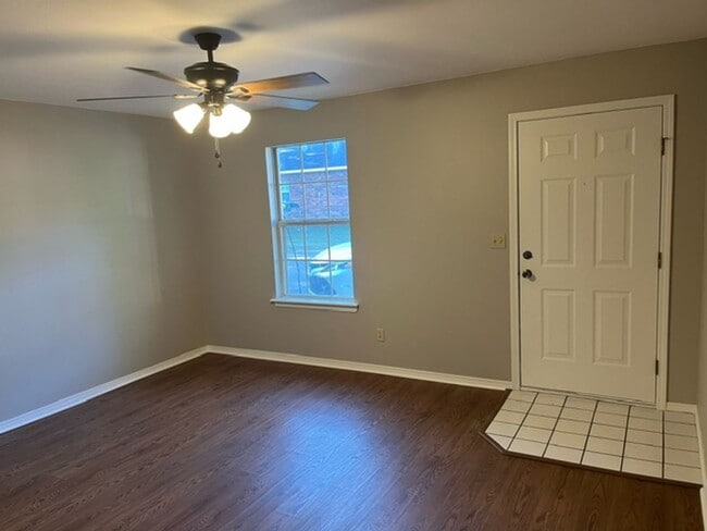 Foto del edificio - 50 Lynnwood Cove