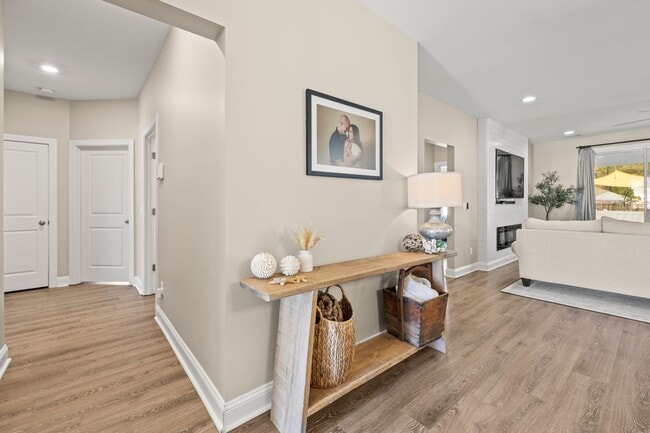 Building Photo - Beautiful Ranch Home with 4 Bedrooms AND a...
