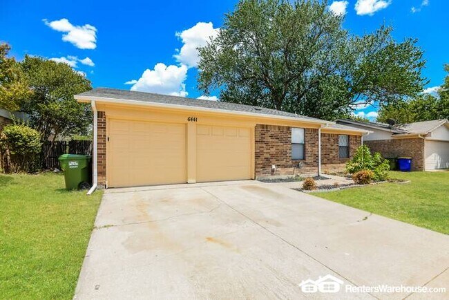 Foto del edificio - PRICE DROP!!  Newly renovated spacious 3 b...