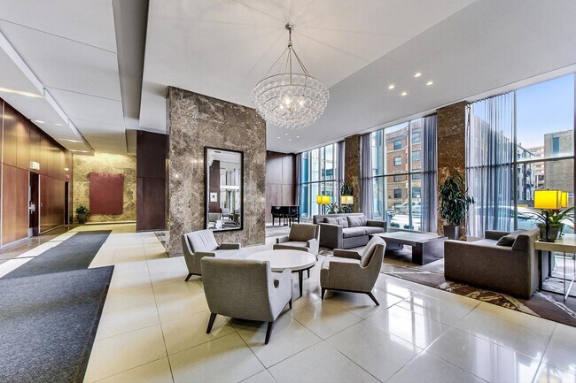 Foto del edificio - 655 W Irving Park Rd