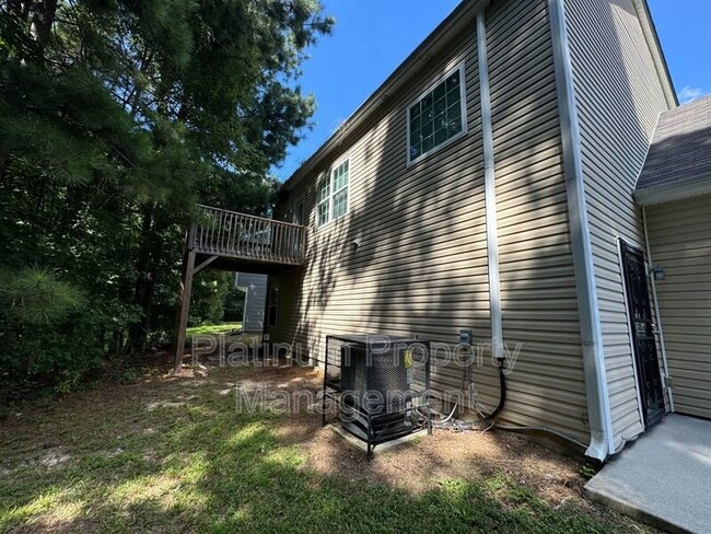 Building Photo - 525 Dot Dr