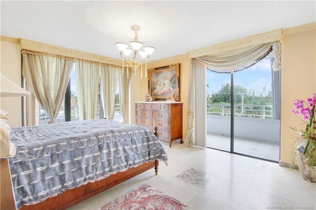 Foto del edificio - 9950 S Ocean Dr