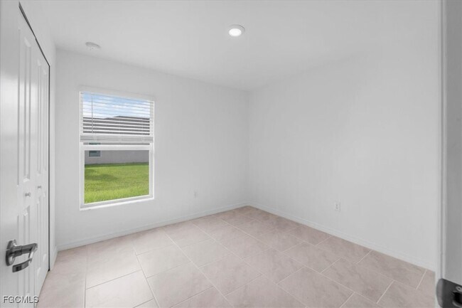 Building Photo - 2224 NW 23rd Terrace