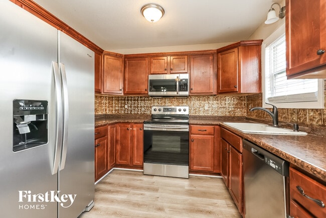 Foto del edificio - 2558 Centerstone Cir