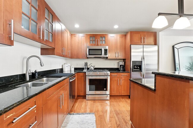 Foto del edificio - 1025 Maxwell Ln