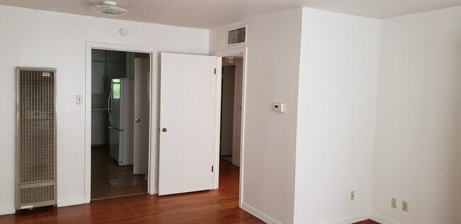 Foto del edificio - CUTE 2 bedroom, 1 bath home!!!