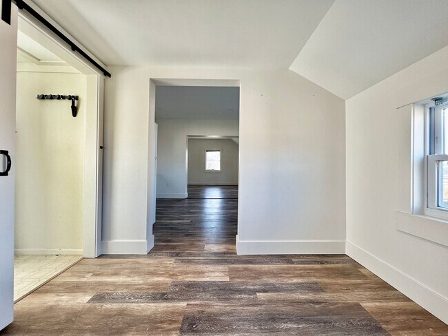 Building Photo - Completely Renovated Home For Rent Long-Te...