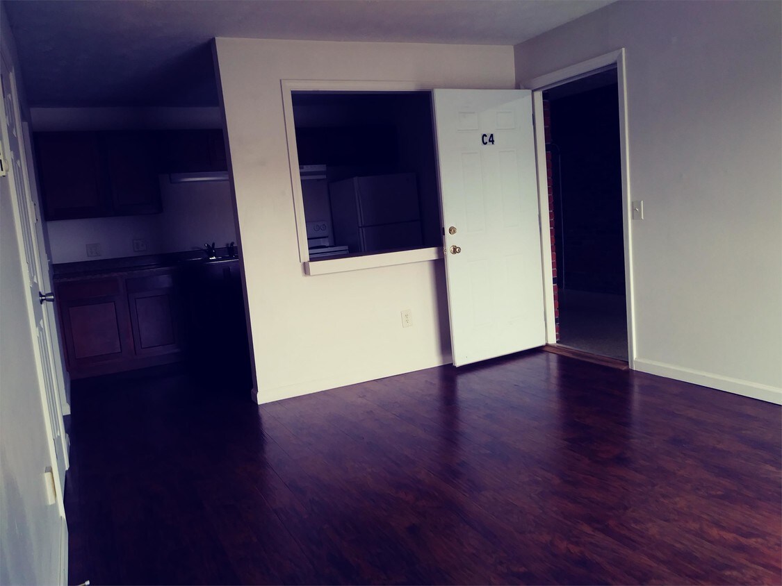 Primary Photo - 133 N West St