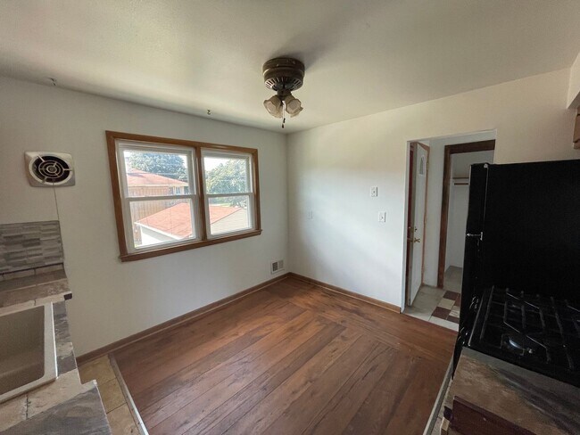 Foto del edificio - 4820 N 91st St