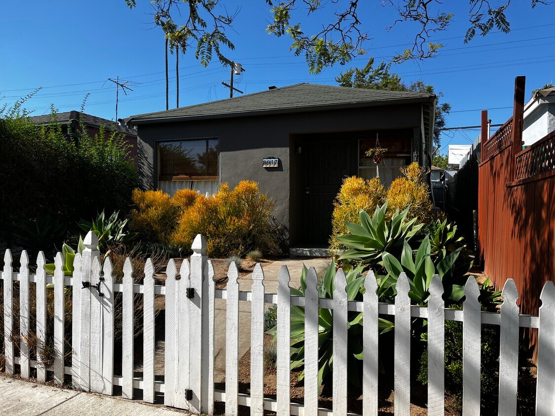 8917 Cattaraugus Ave, Los Angeles, CA 90034 House Rental in Los