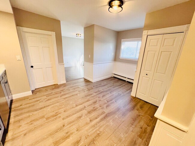Foto del edificio - NEWLY RENOVATED 3 BEDROOM PENTHOUSE CONDO ...