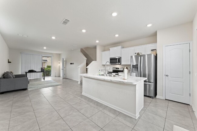 Foto del edificio - Beautiful 3/2.5 Townhome available for ren...