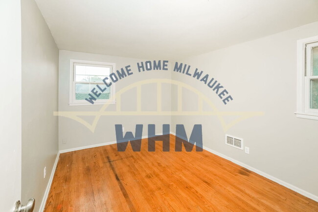 Building Photo - 1908 W Fairmount Ave