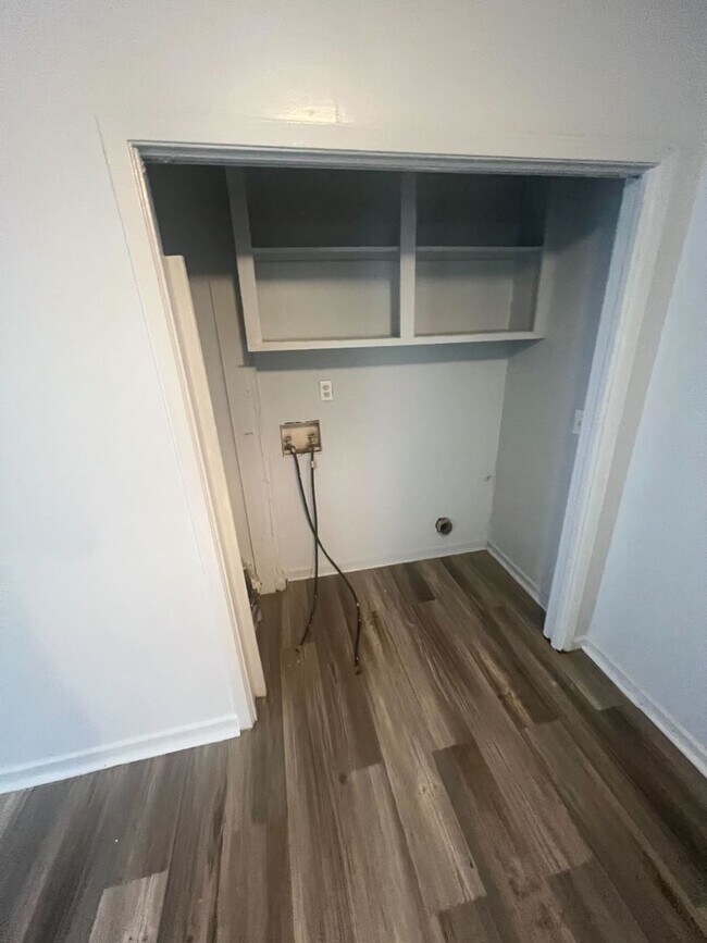 Foto del edificio - 2107 Thousand Oaks Dr