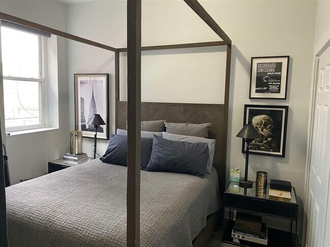 Foto del edificio - 872 Bergen Ave