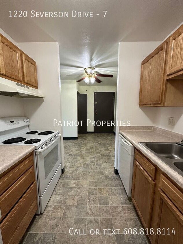 Foto principal - 1 bedroom/ 1 bath apartment in Sun Prairie...