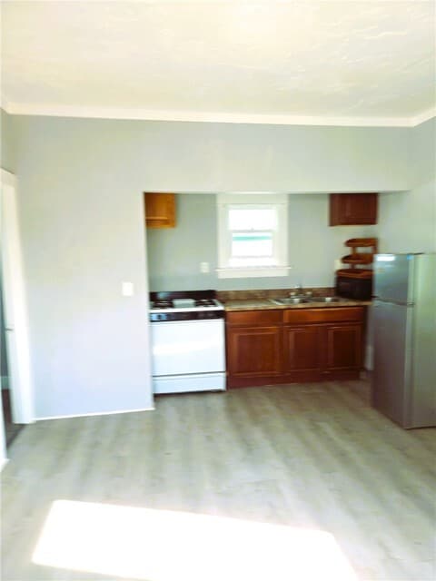 Building Photo - 918 Maine Ave