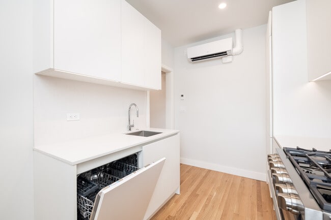 Photo - 17 A Forest St Apartment