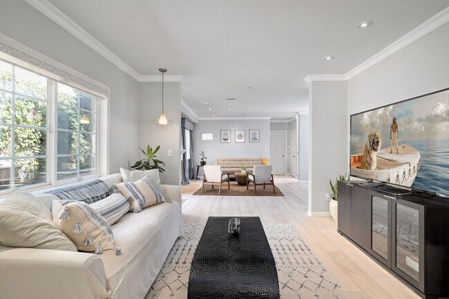 Foto del edificio - 4725 1/2 College View Avenue
