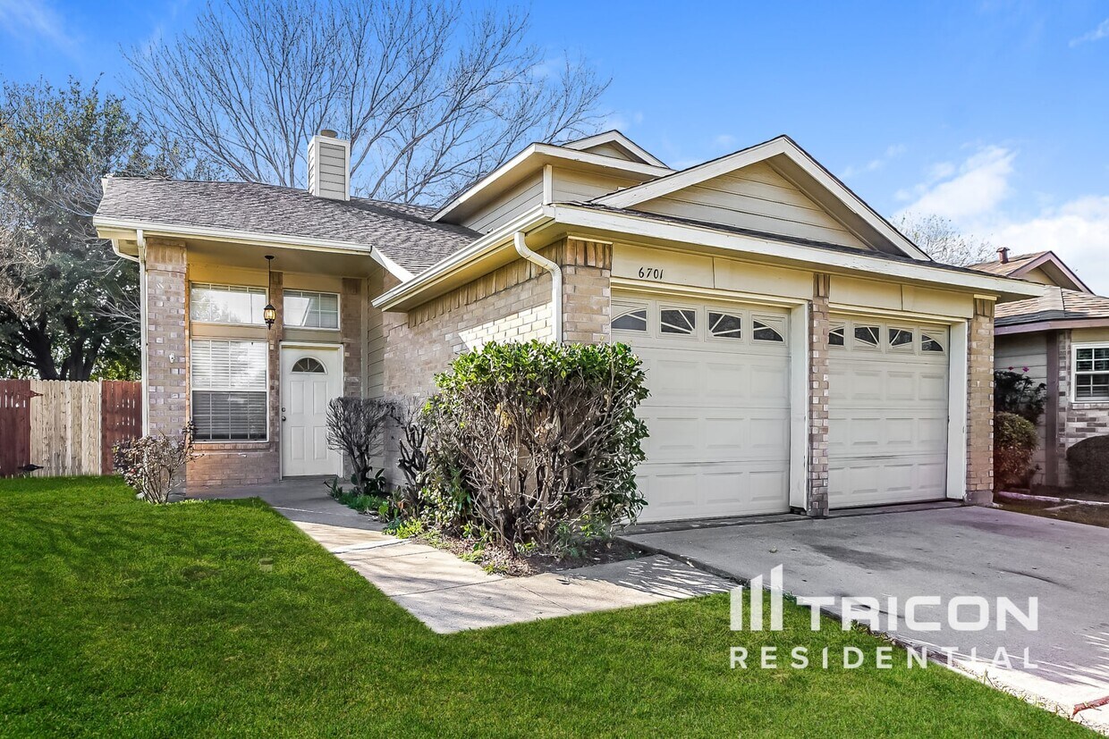 Foto principal - 6701 Silver Sage Dr
