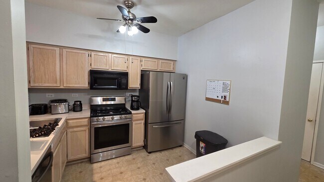 Building Photo - 237 Camel Bend Ct