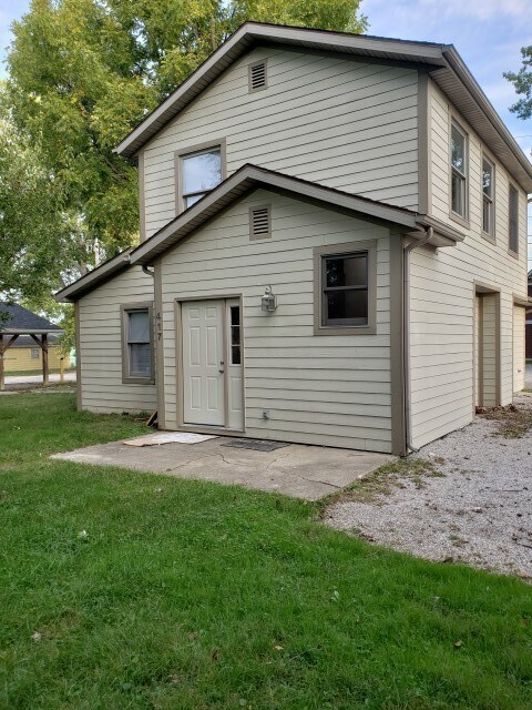 Primary Photo - 3 bedroom, 2 bath House: Available August ...