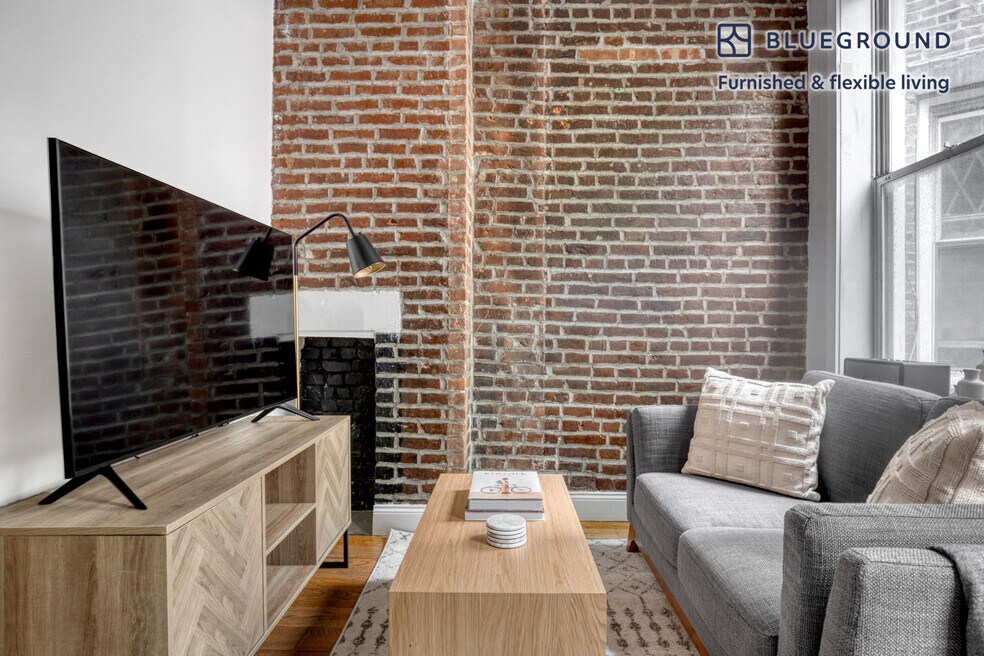 221 Mott St