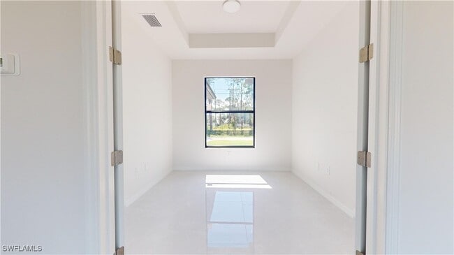 Foto del edificio - 2421 NW 24th St