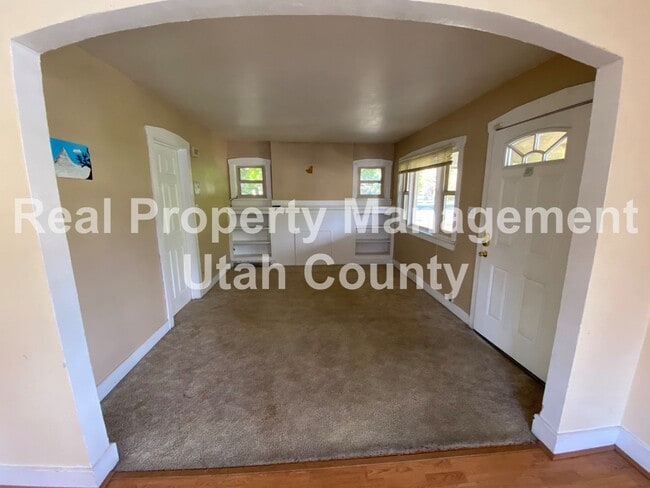 Building Photo - Great Provo Duplex