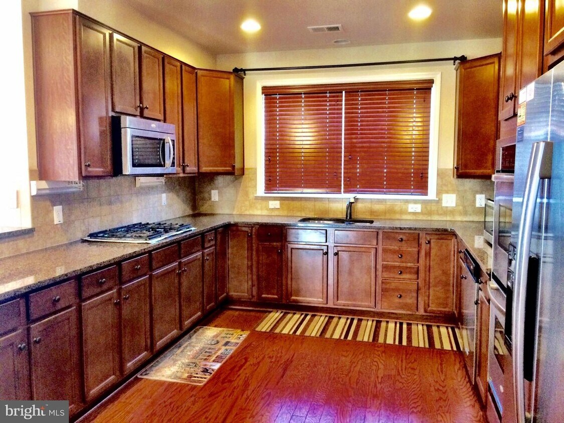 22712 Ferncrest Terrace, Brambleton, VA 20148 Townhome Rentals in