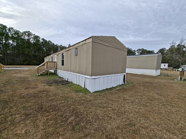 Building Photo - 64 Airbourne Ln