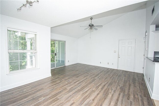 Building Photo - 1302 Santa Fe Pkwy