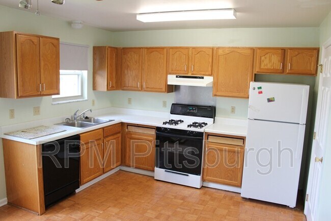 Building Photo - 3219 Ward St