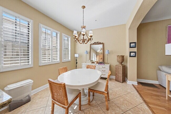 Foto del edificio - Beautiful 3-Bedroom Townhome in Westshore Yacht Club