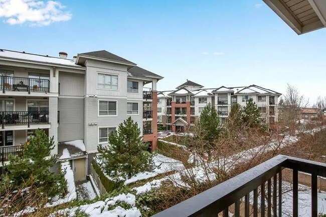 Building Photo - 8915 202 St