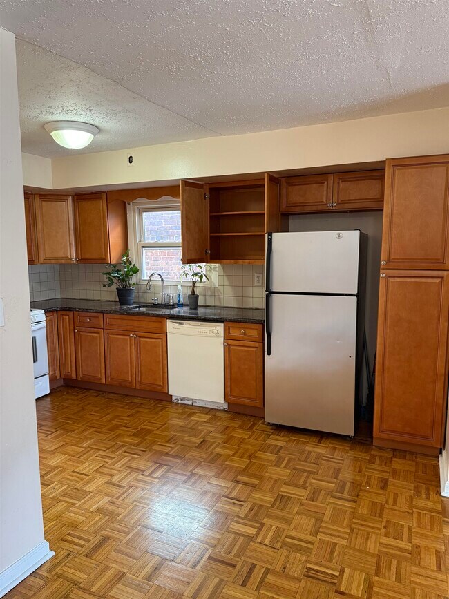 Foto del edificio - 2513 Palisade Ave