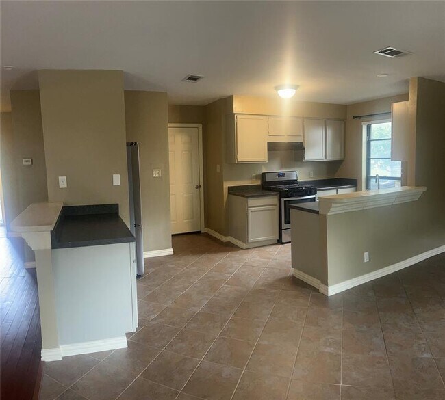 Foto del edificio - 2605 Broken Oak Dr