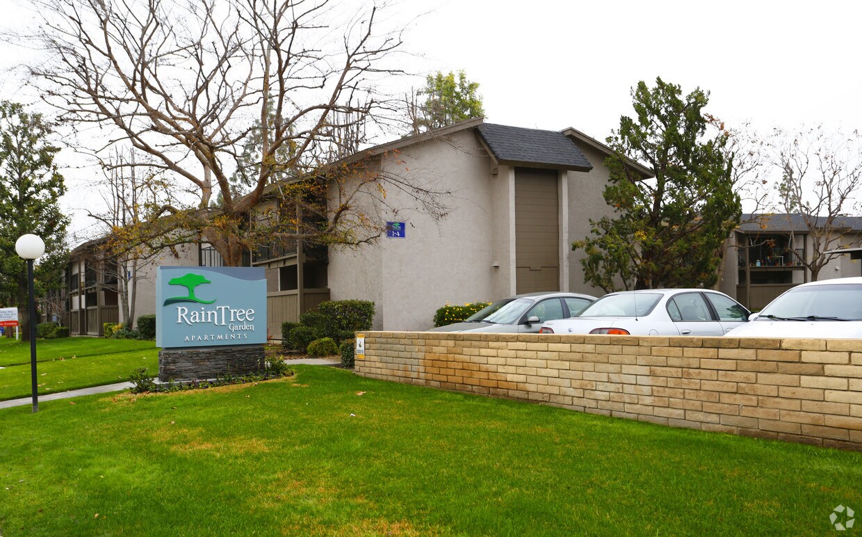 Foto principal - Raintree Gardens Apartments