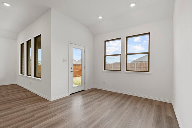Foto del edificio - 2227 Lantana Dr