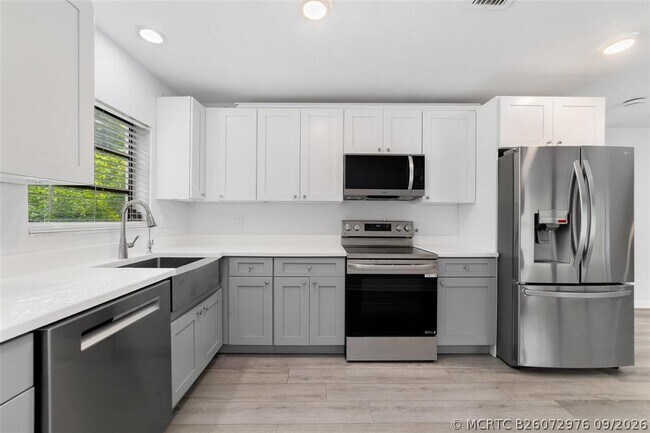 Building Photo - 1273 NE 37th St