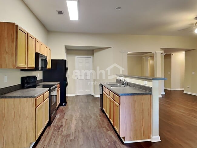 Foto del edificio - 12 Comesee Ct