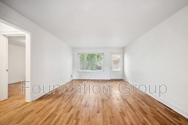 Foto del edificio - 118 12th Ave E