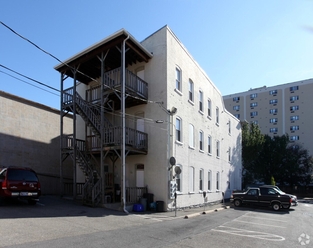 Building Photo - 60 E Washington St